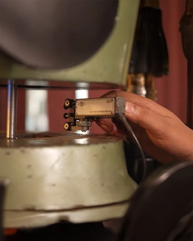 thumb-radiation-servo-meters